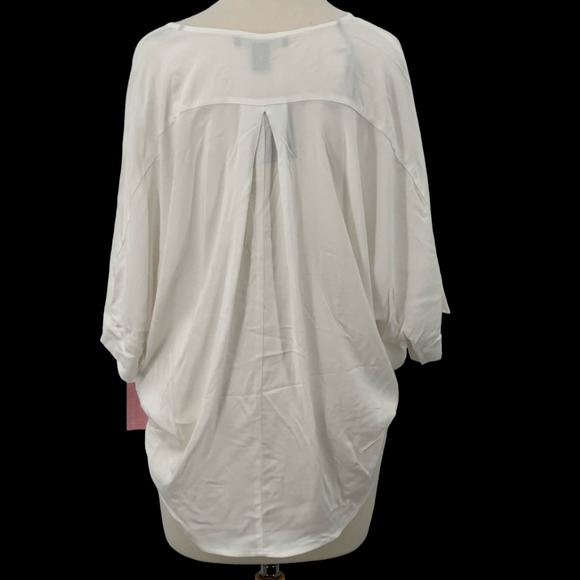 NWT Forever 21 Contemporary 3/4 Sleeve Flowy Pullover V-Neck Top White Size XS - Picture 7 of 7